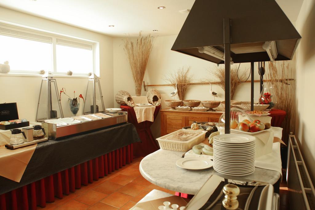 Hotel Hotel De Harmonie 4*